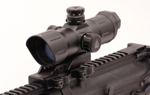 UTG 6-Zoll-ITA-Visier mit rotem/grünem CQB-T-Punkt & versetzter QD-Halterterung