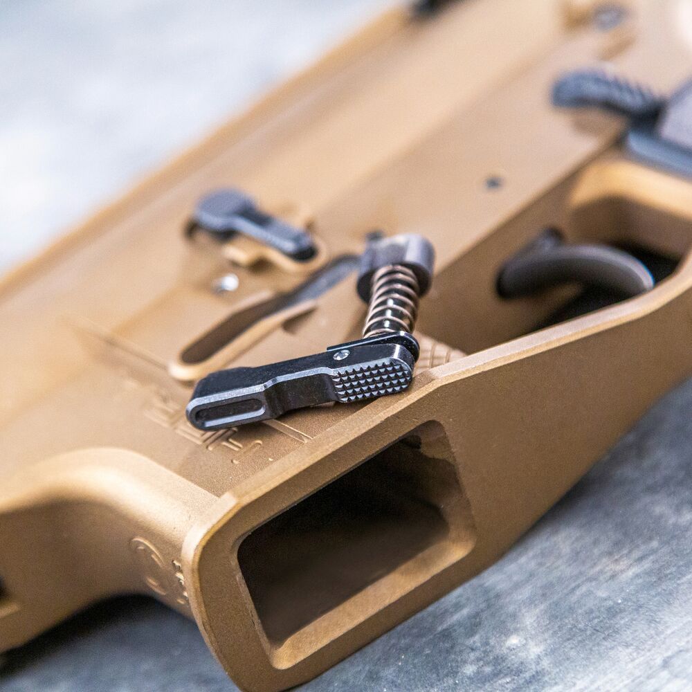 Hera Arms Magazinhalter Ambi Mag Release für AR15/M4